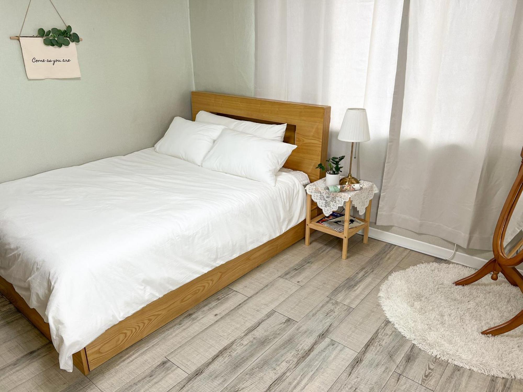 The Cozy Nonhyeon, Gangnam Eonju Station 5 Min, 2 Bedrooms, Premium Beds, Value For Money, Biz Trip * Seoul