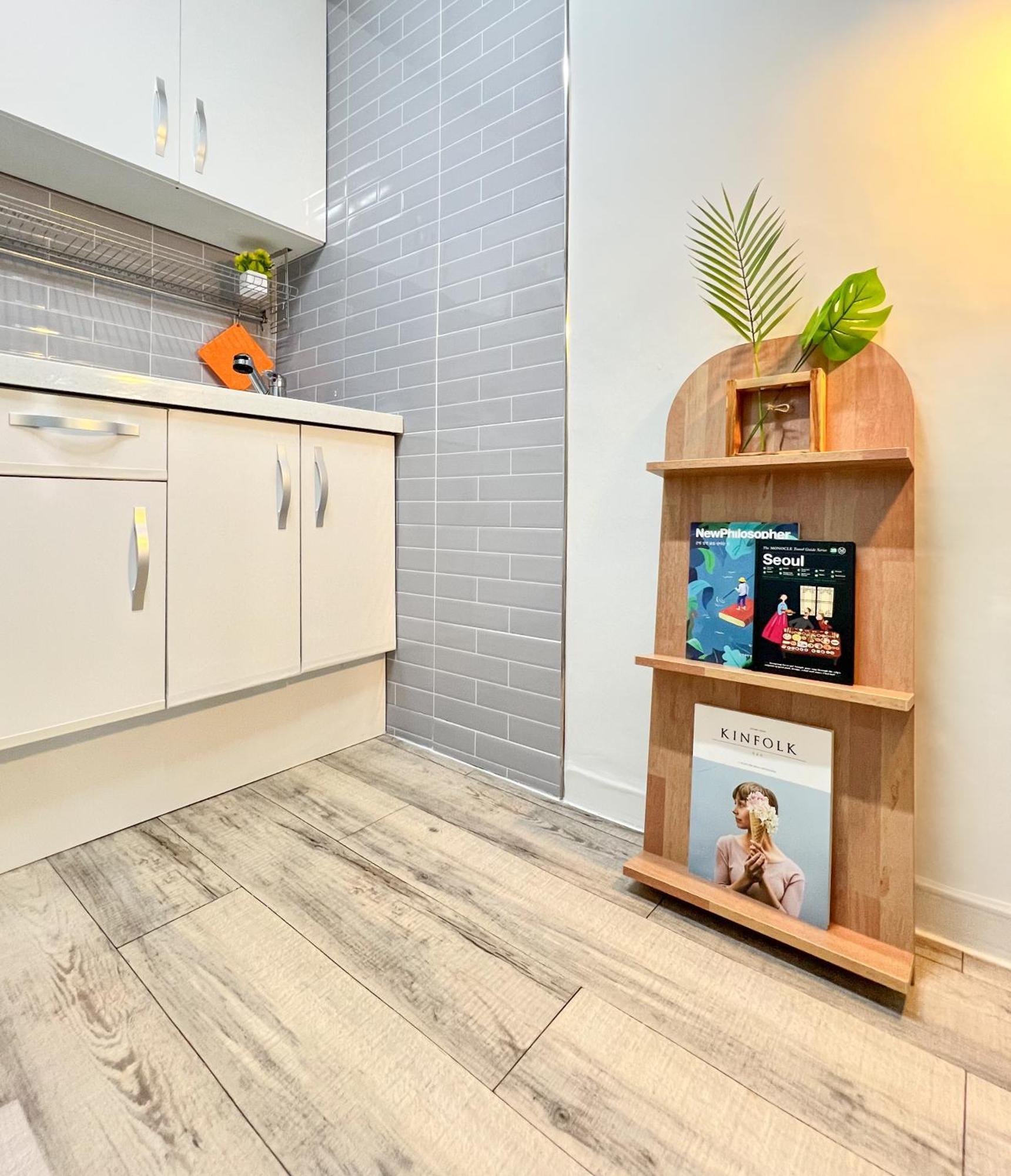 Apartment The Cozy Nonhyeon, Gangnam Eonju Station 5 Min, 2 Bedrooms, Premium Beds, Value For Money, Biz Trip *