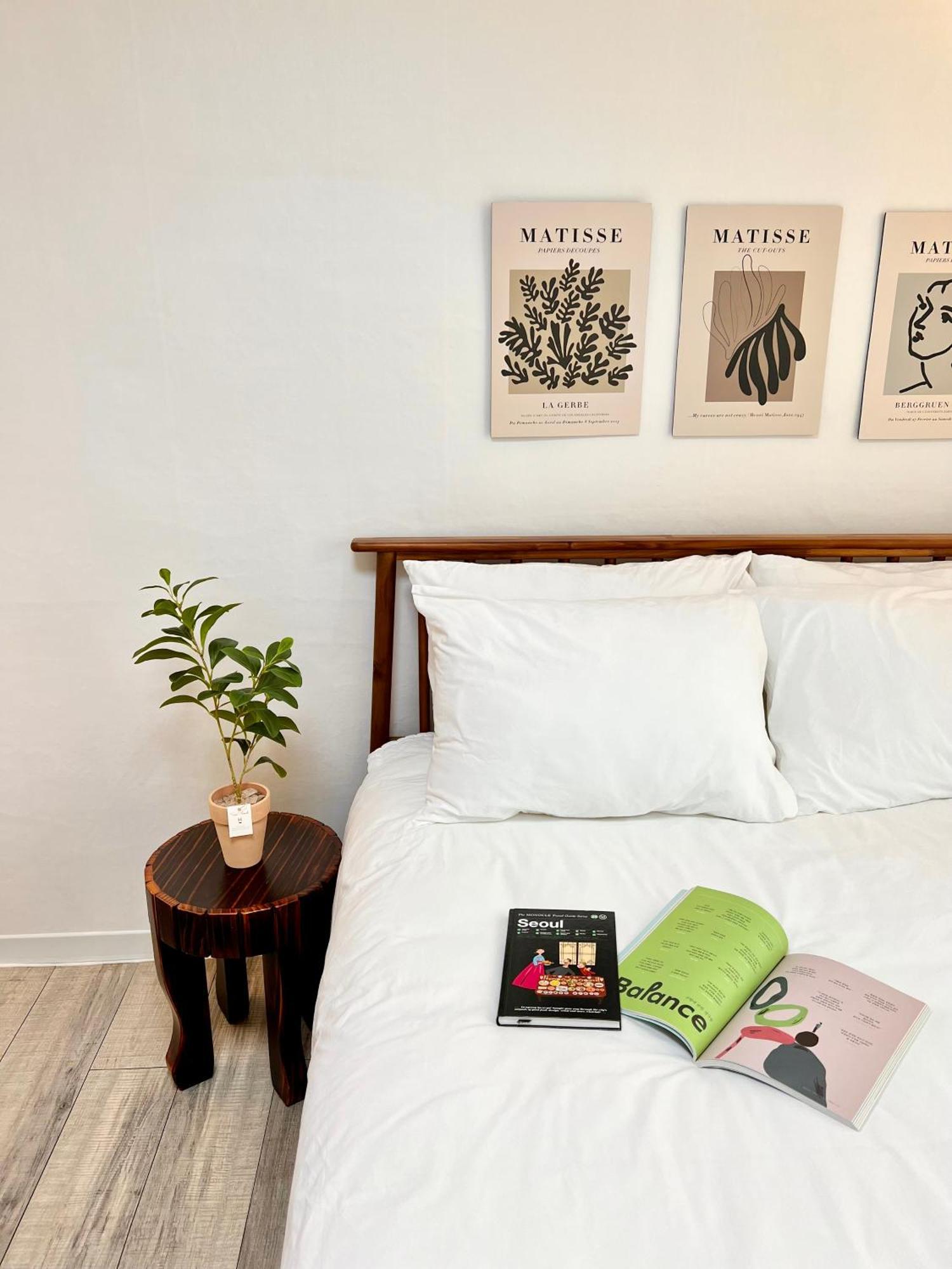 Apartment The Cozy Nonhyeon, Gangnam Eonju Station 5 Min, 2 Bedrooms, Premium Beds, Value For Money, Biz Trip