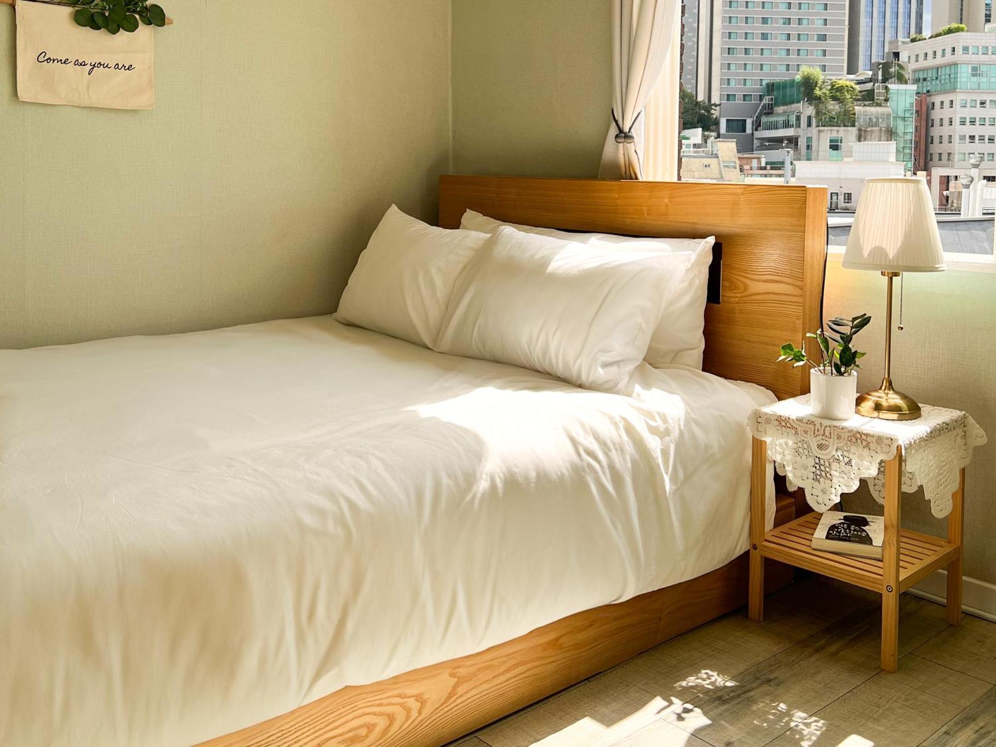 The Cozy Nonhyeon, Gangnam Eonju Station 5 Min, 2 Bedrooms, Premium Beds, Value For Money, Biz Trip Apartment *